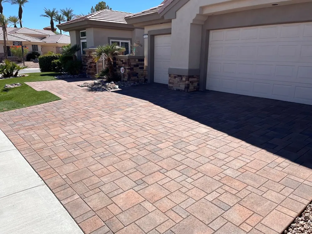 Expert landscape design in Palm Desert, CA - Farley Interlocking Pavingstones