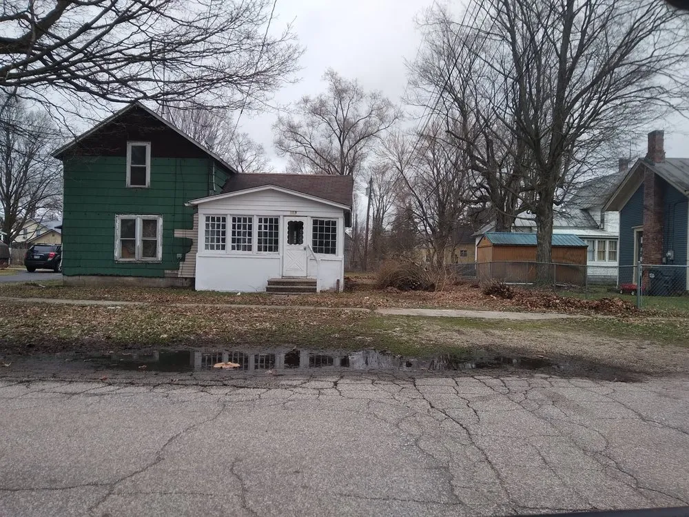 Professional lawn mowing service for homes across Bangor, MI - Farley's Repair and More