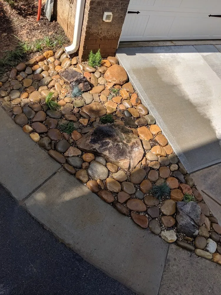 Affordable yard maintenance for residential properties in Atlanta, GA by FarmCroft