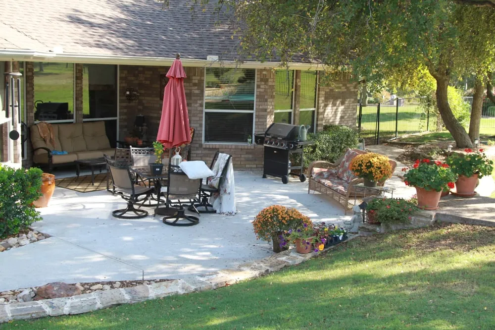 Expert yard cleanup service in Aledo, TX by Farnham Landscape