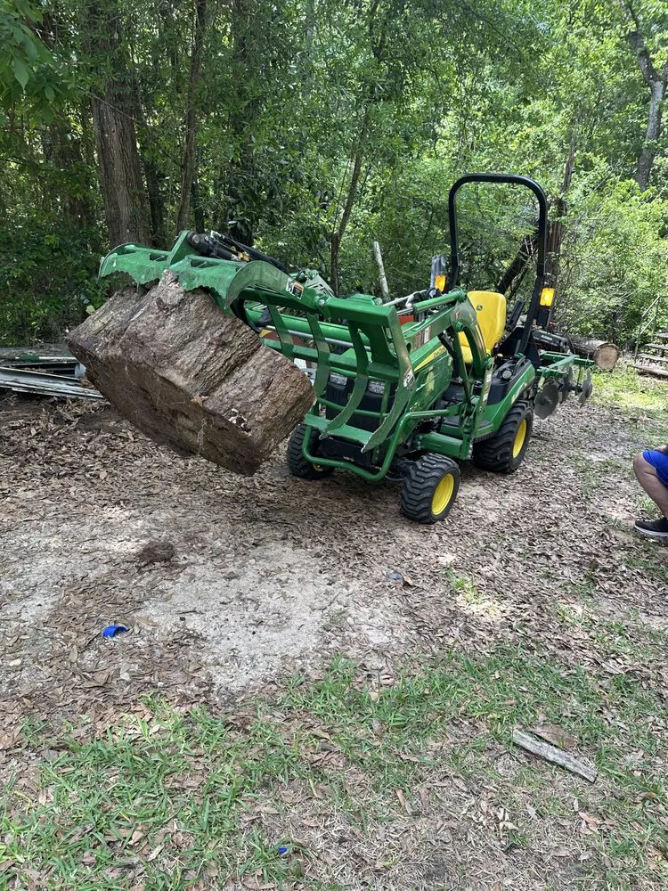 Custom residential landscaping in Tallahassee, FL - Farrar’s Tractor and Outdoor Services