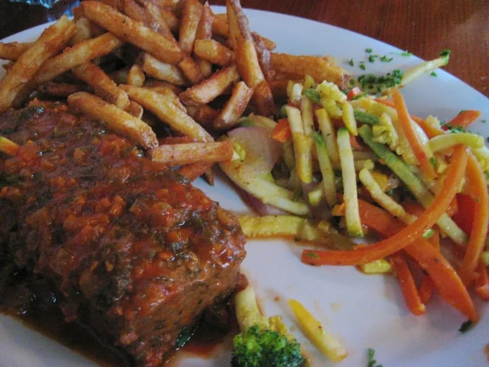 Affordable yard maintenance with custom design across Winchester, TN - Farris Lawncare & tree works