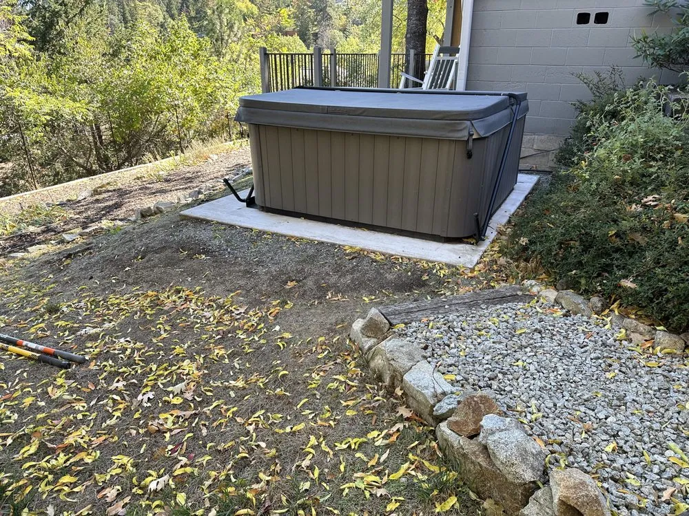 Affordable lawn care service experts serving Medford, OR - Farrow Landscape