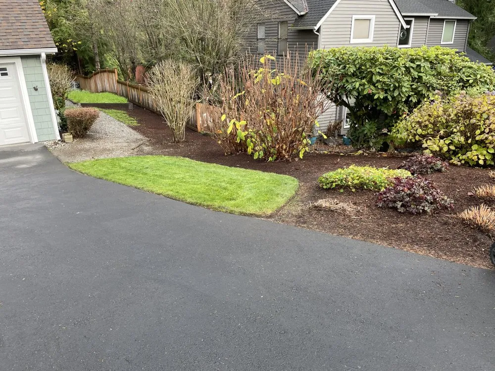 Affordable lawn mowing service experts serving Everett, WA - Fascination Garden