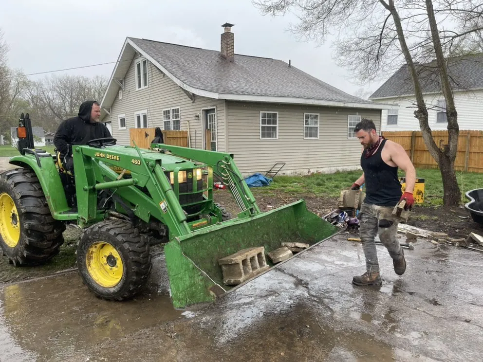 Expert lawn care service in Niles, MI - Fast Act Landscaping And Lawn Care