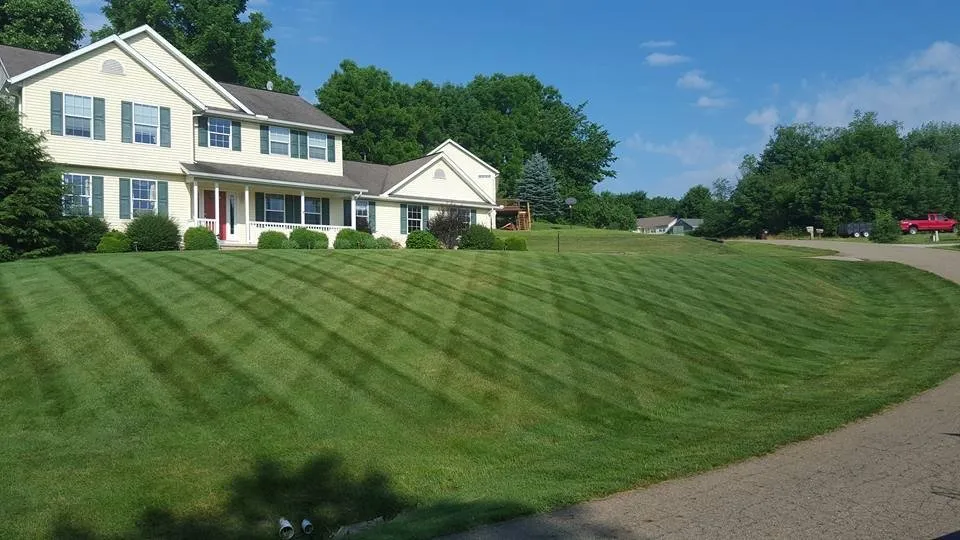 Custom landscaping services in Mount Vernon, OH by Fast Eddy's Grounds Maintenance