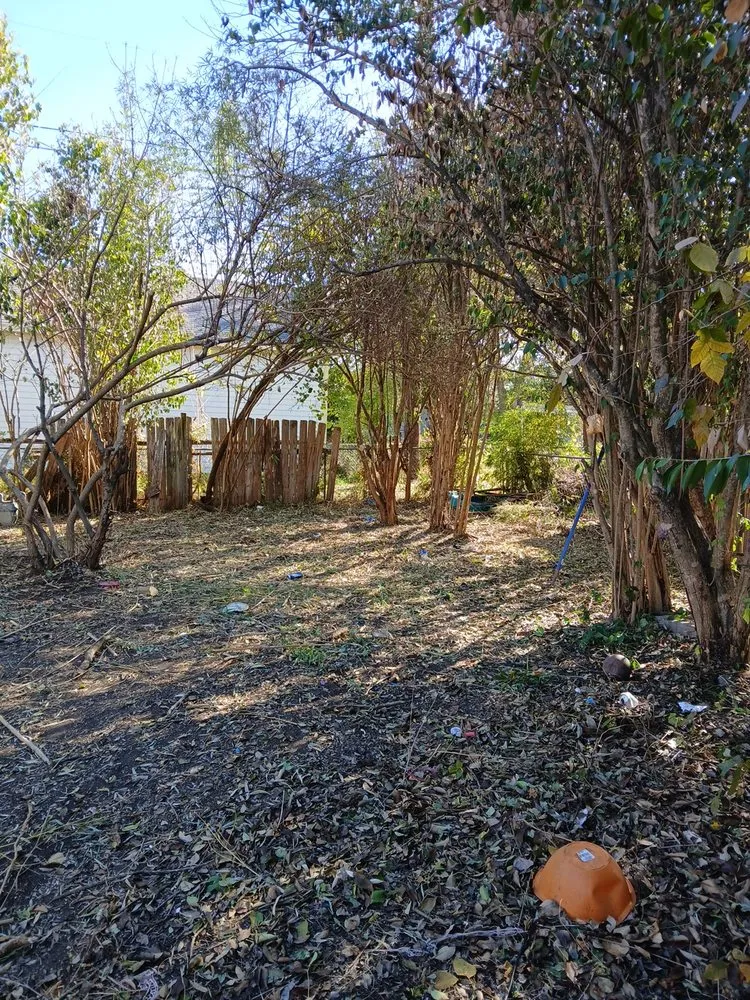 Local outdoor landscaping with custom design in Robinson, TX by Fast Lawn And Tree Service