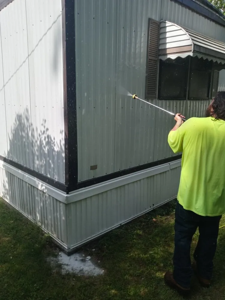 Professional yard cleanup service with custom design across Flint, MI - Fast N EZ Lawncare & Cleaning