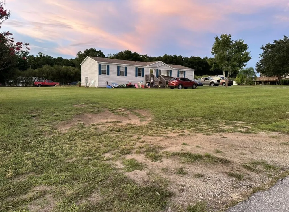 Professional yard cleanup service in Dade City, FL - Fast trac Lawn Cares