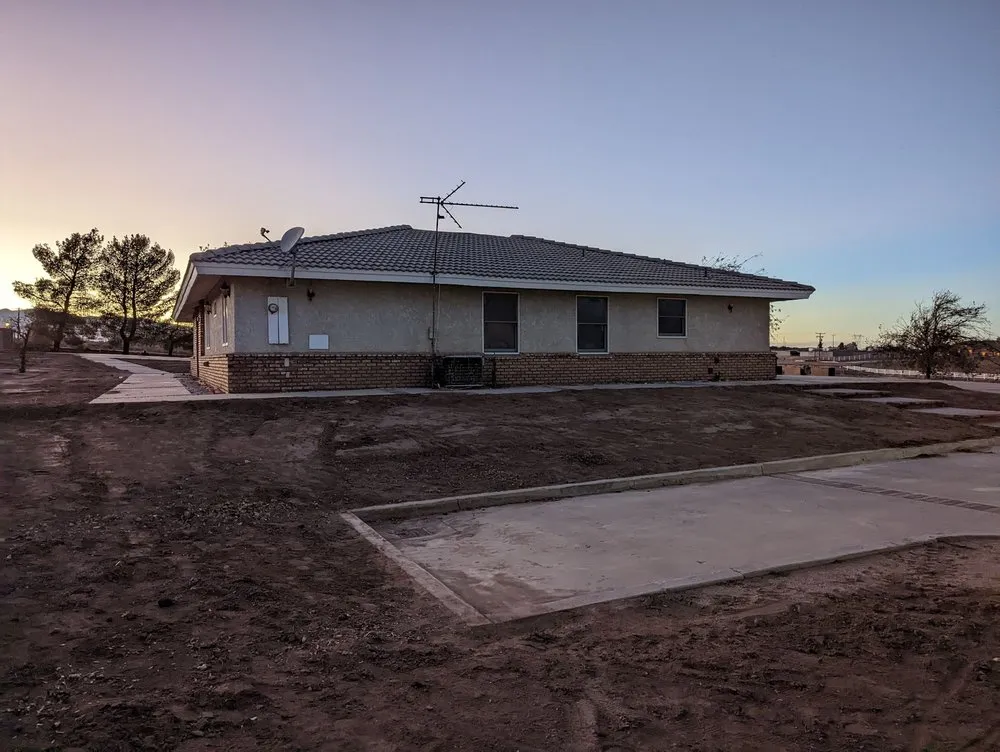 Professional yard maintenance experts serving Hesperia, CA - Fast Trac Tractor Service