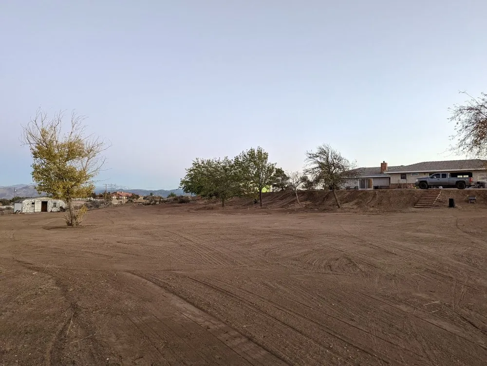 Reliable yard cleanup service for beautiful yards across Hesperia, CA - Fast Trac Tractor Service