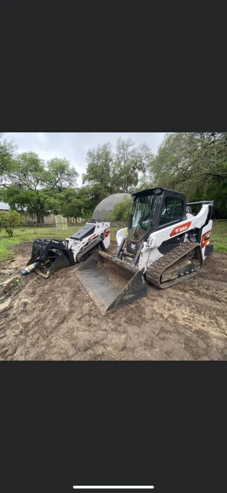 Custom residential landscaping experts serving Tampa, FL - Fast Tracks Land Management