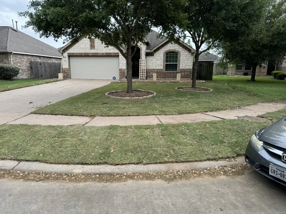 Reliable lawn mowing service in Katy, TX by Fastlife Xpress