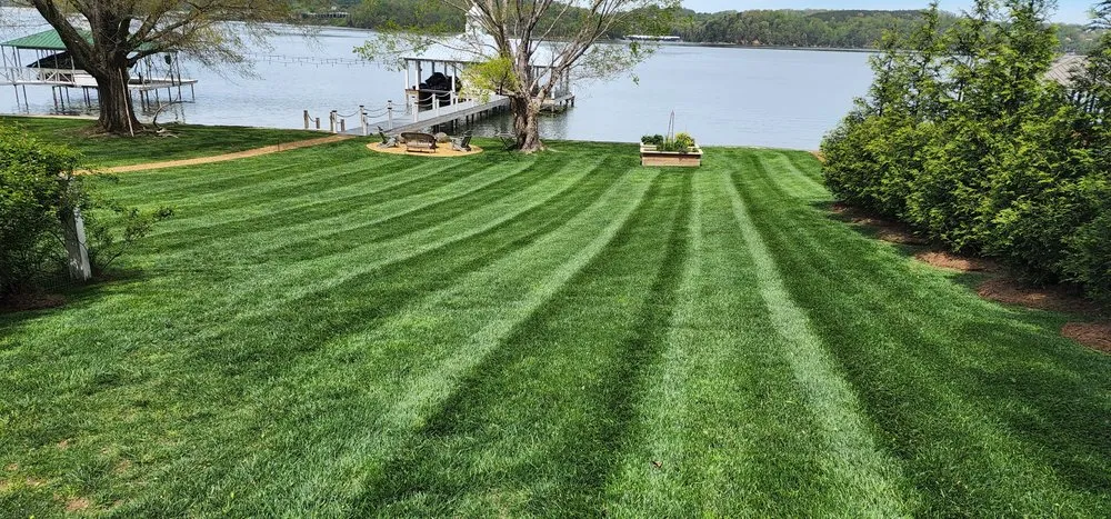 Top-rated yard cleanup service in Ringgold, GA - Fatboi Lawncare