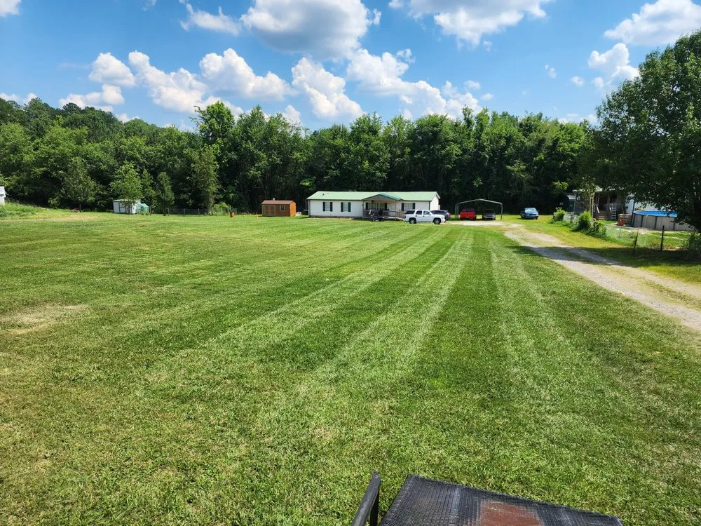 Professional yard cleanup service for beautiful yards across Ringgold, GA - Fatboi Lawncare