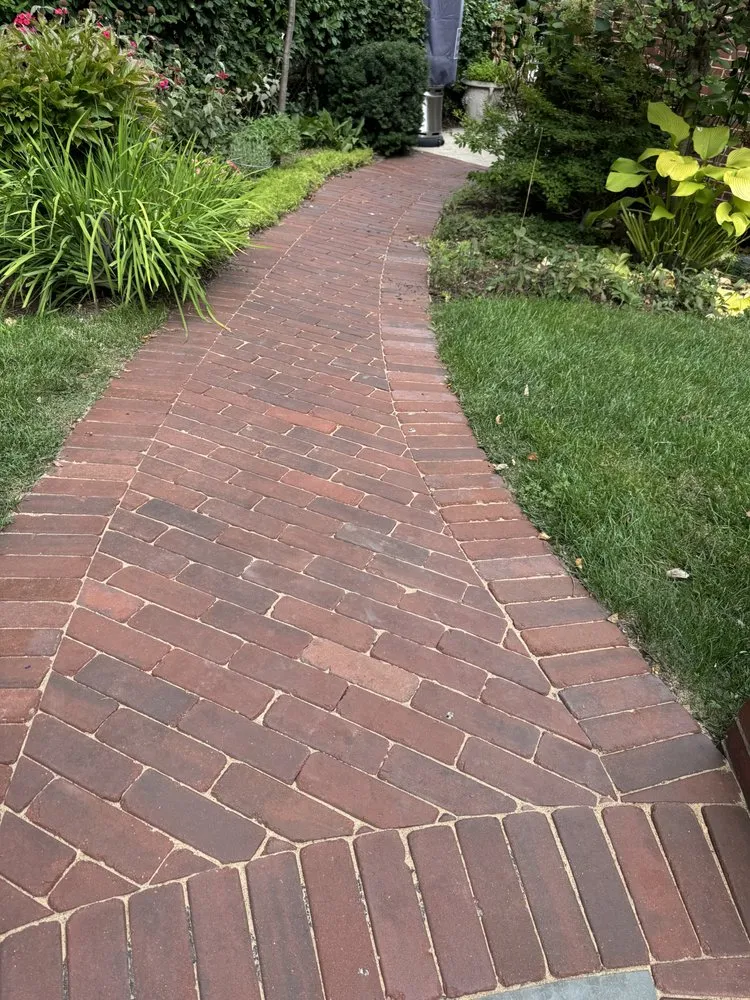 Local lawn care service experts serving Evanston, IL - Father And Son Rodriguez Lawn Care