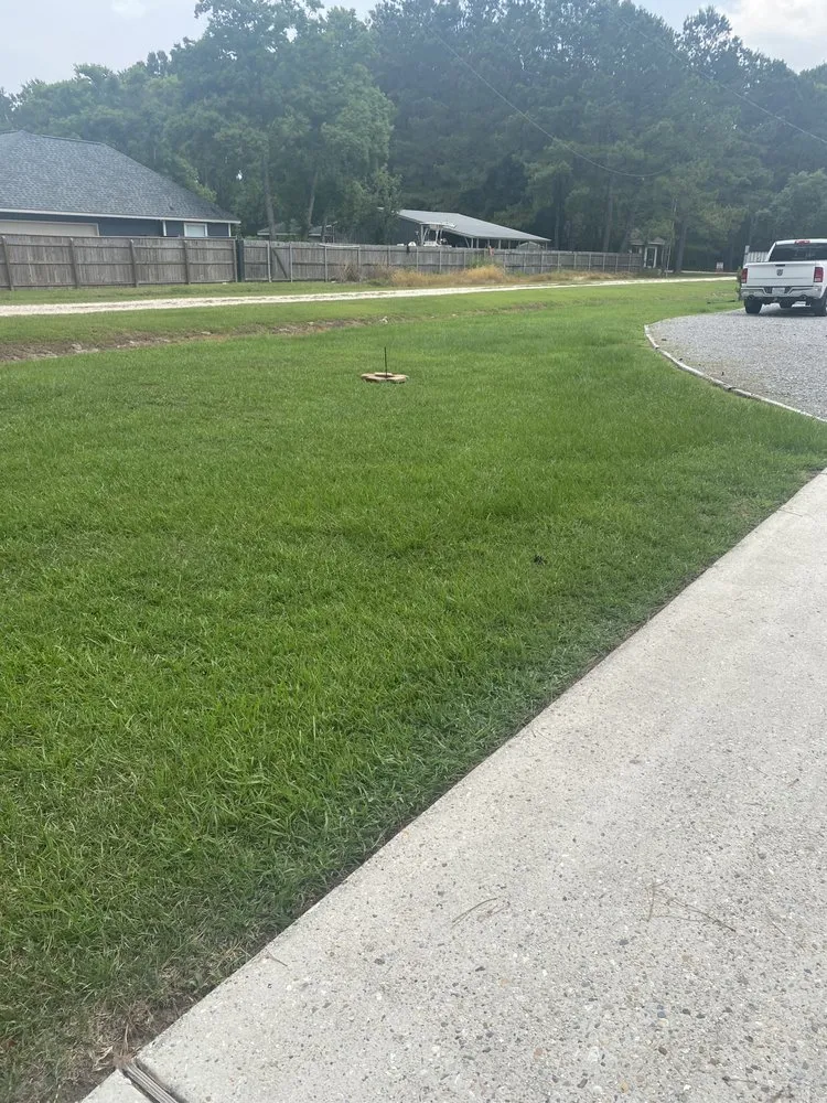 Expert garden landscaping in Ponchatoula, LA by Fatman’s Lawncare and Pressure Washing