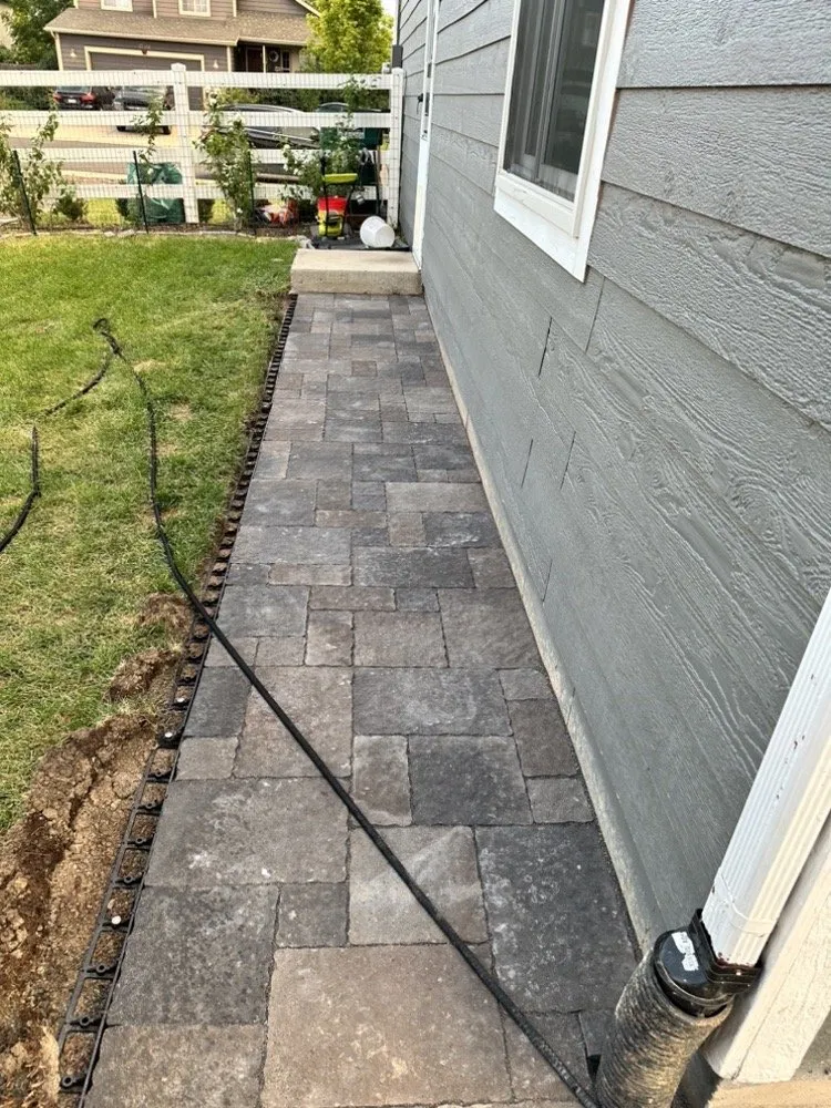 Affordable lawn care service experts serving Lafayette, CO - Favela Landscaping Services