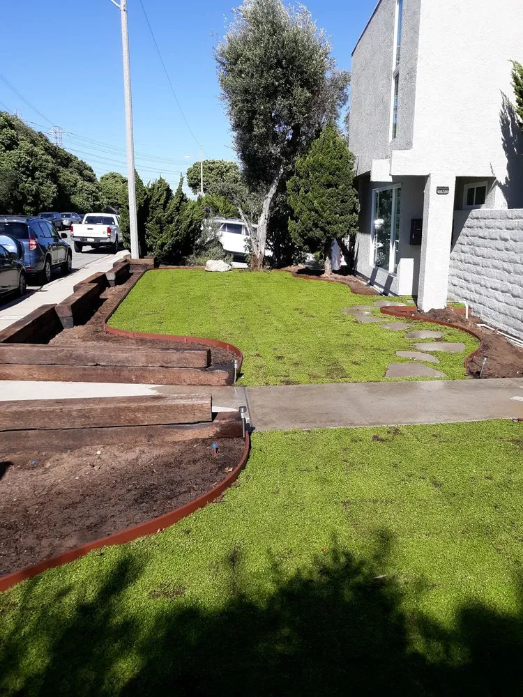 Custom yard maintenance for beautiful yards across Los Angeles, CA - Favela Masonry & Landscapes