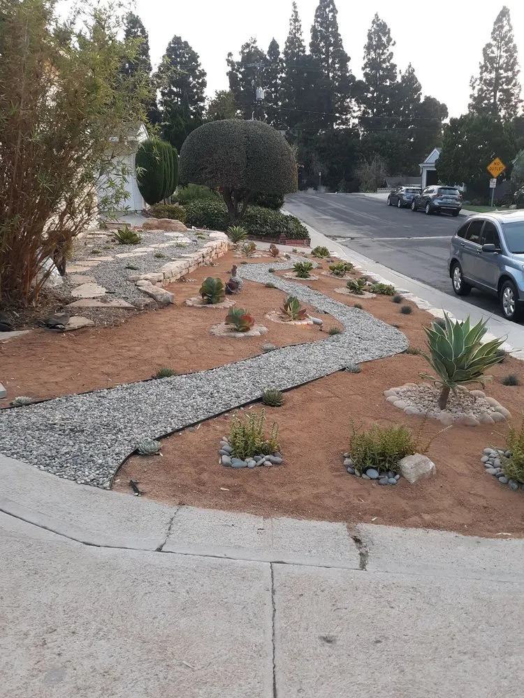 Reliable lawn mowing service in Los Angeles, CA - Favela Masonry & Landscapes