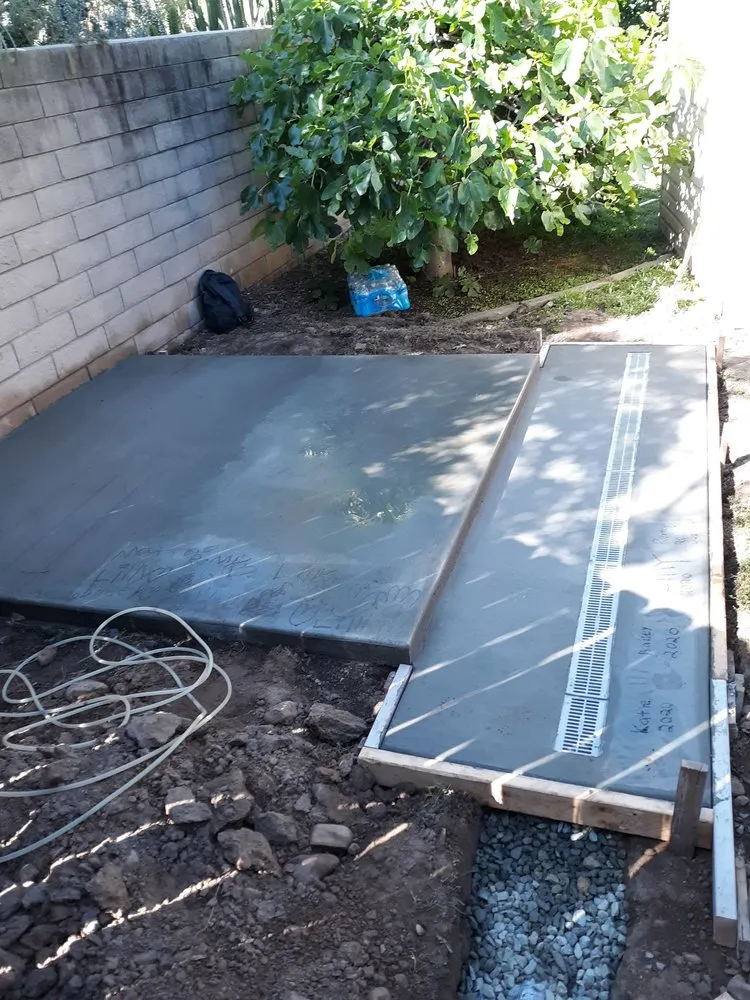 Local lawn mowing service in Los Angeles, CA by Favela Masonry & Landscapes