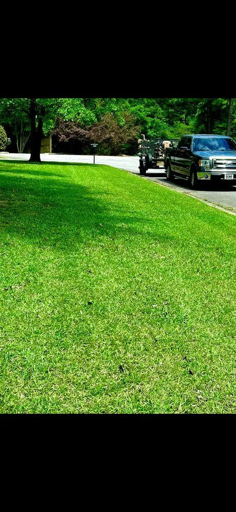 Top-rated yard maintenance in Fayetteville, GA by Fayco Mow