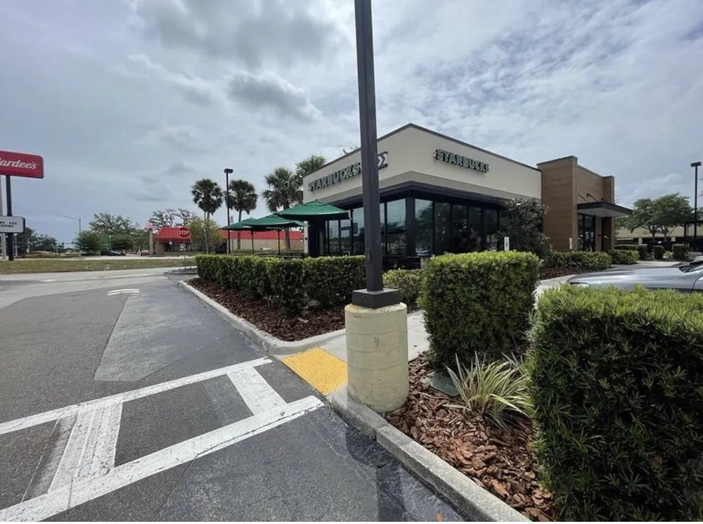 Reliable lawn care service experts serving Orlando, FL - FC Lawn Service & Landscaping