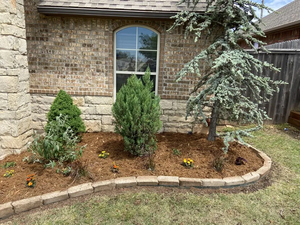Expert yard cleanup service for homes across Moore, OK - Fco Great Landscaping