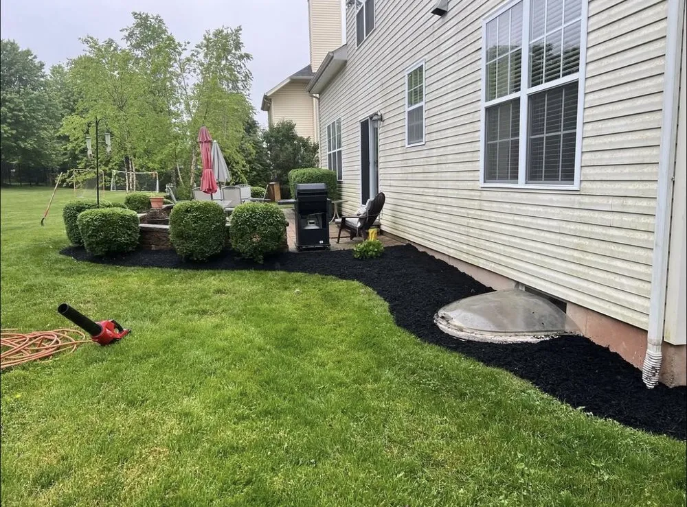 Local yard maintenance experts serving Richboro, PA - Fedele Lawn Care