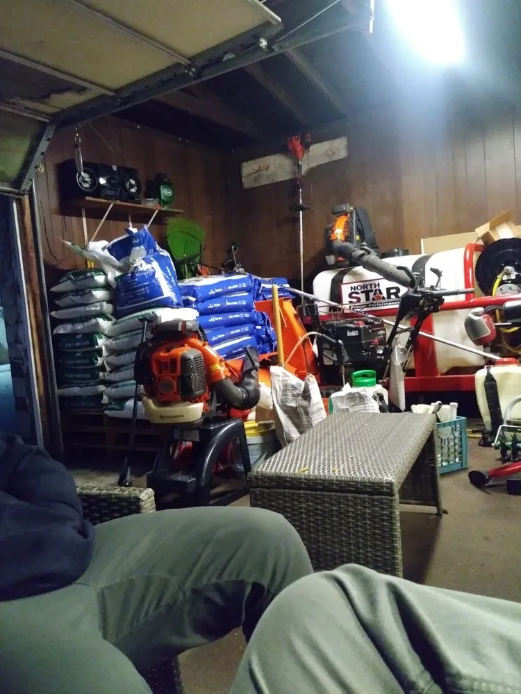 Custom yard maintenance experts serving Garfield, NJ - Feed Ur Lawn