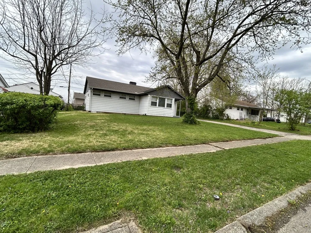 Expert lawn care service in Dayton, OH by Feels Like Home Lawn and Landscaping Services