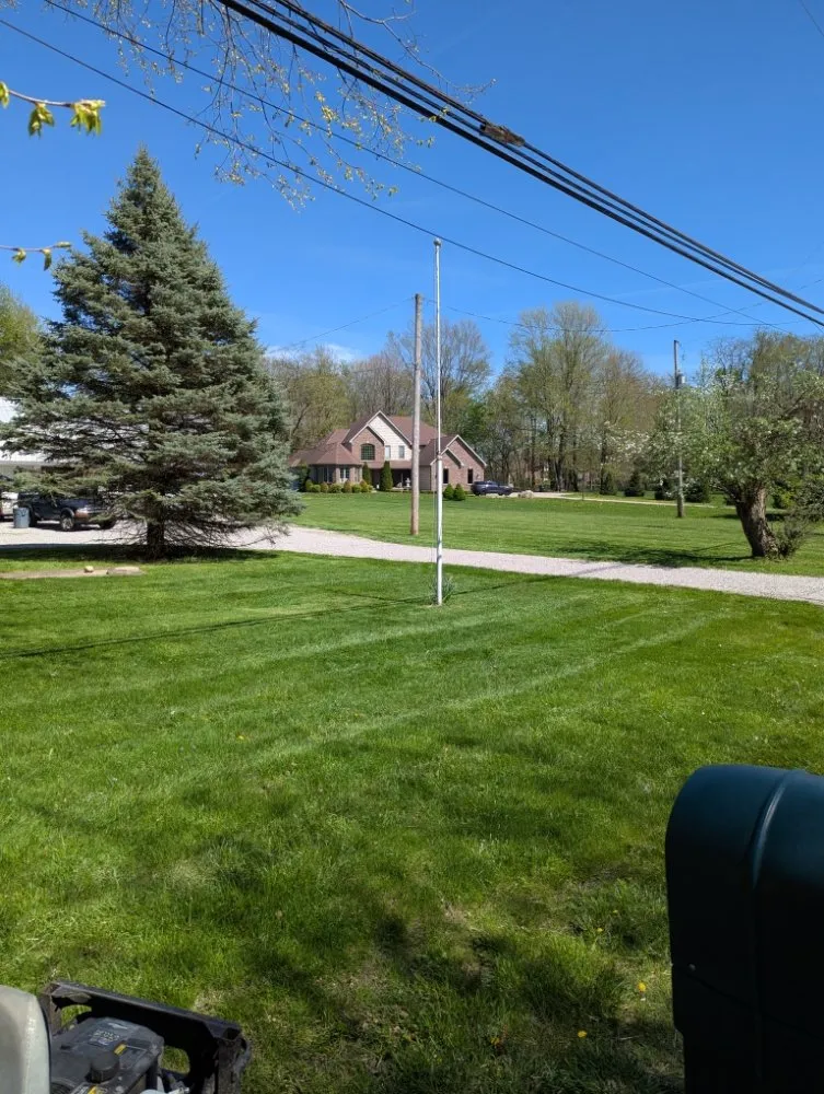 Local yard cleanup service in Akron, OH by Feiteira's Landscaping