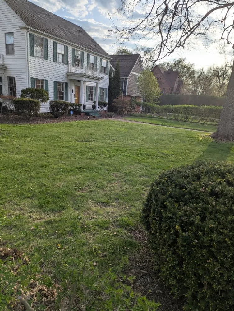 Custom garden landscaping for homes in Akron, OH by Feiteira's Landscaping