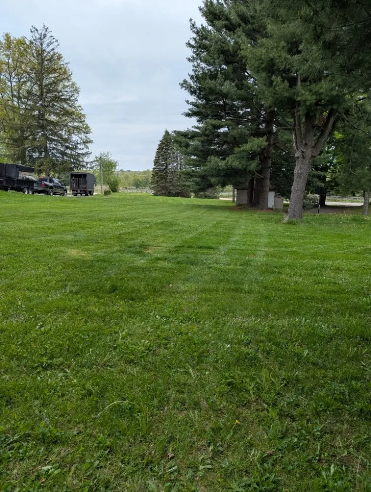 Top-rated yard maintenance experts serving Akron, OH - Feiteira's Landscaping