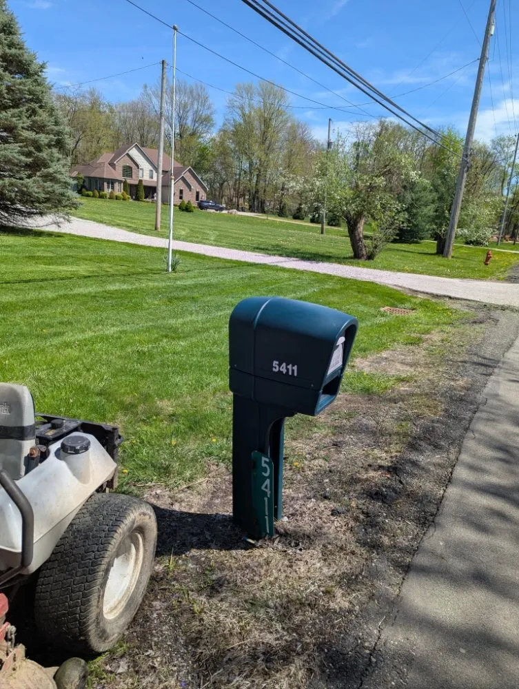 Reliable garden landscaping for beautiful yards in Akron, OH by Feiteira's Landscaping