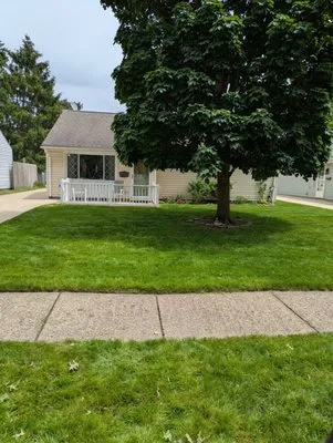 Feiteira's Landscaping Logo