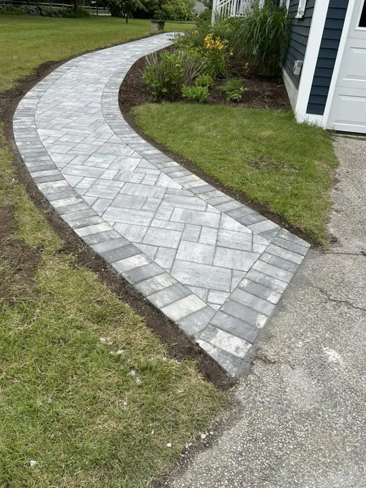 Local yard maintenance experts serving Lynn, MA - Felipe Landscaping