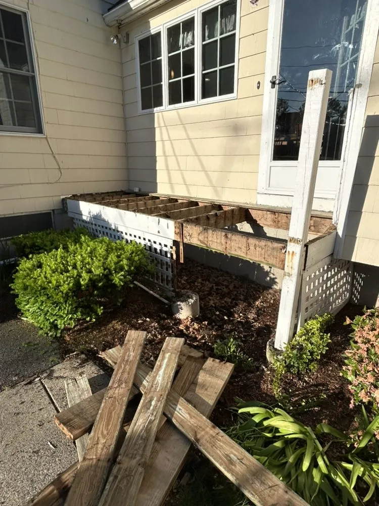 Affordable lawn mowing service experts serving Lynn, MA - Felipe Landscaping