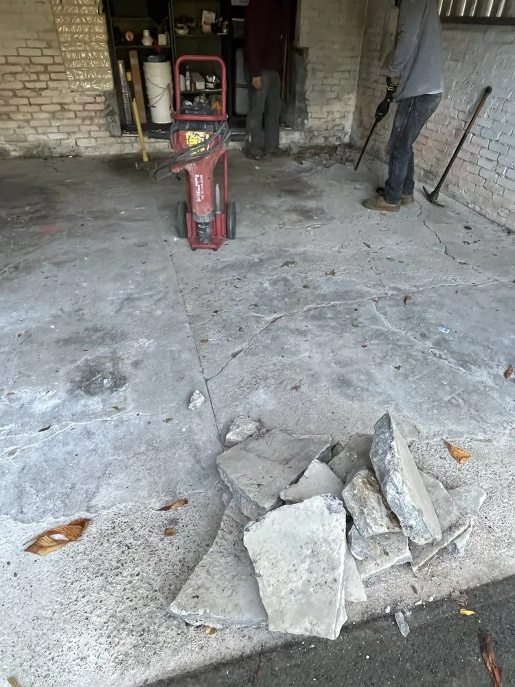 Professional yard cleanup service experts serving Lynn, MA - Felipe Landscaping