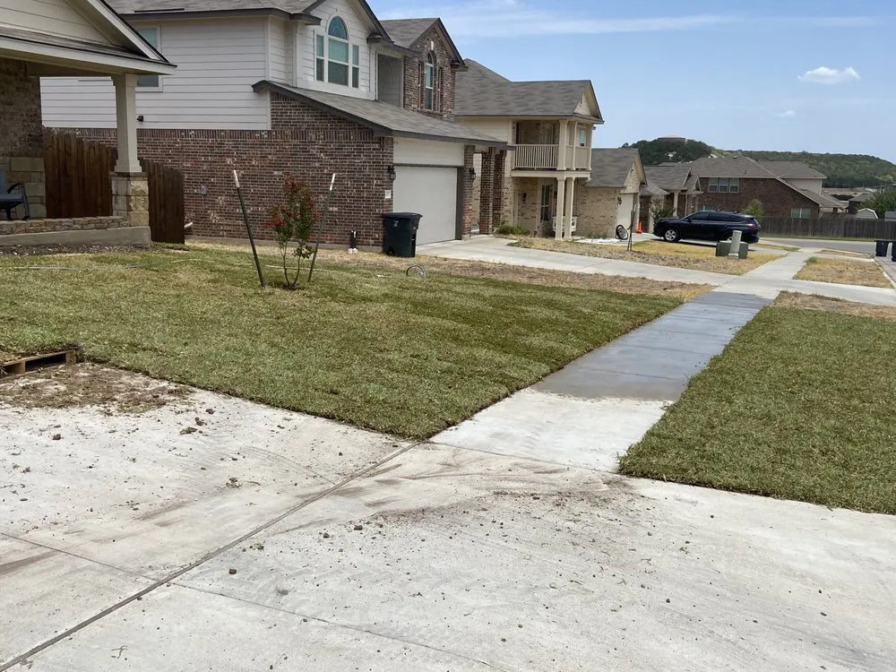 Expert yard cleanup service in Belton, TX by Felipe's Landcaping