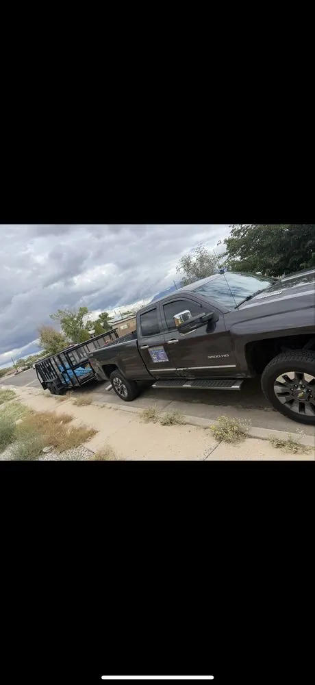 Expert yard cleanup service for homes in Rio Rancho, NM by Felipe’s Landscaping and removal