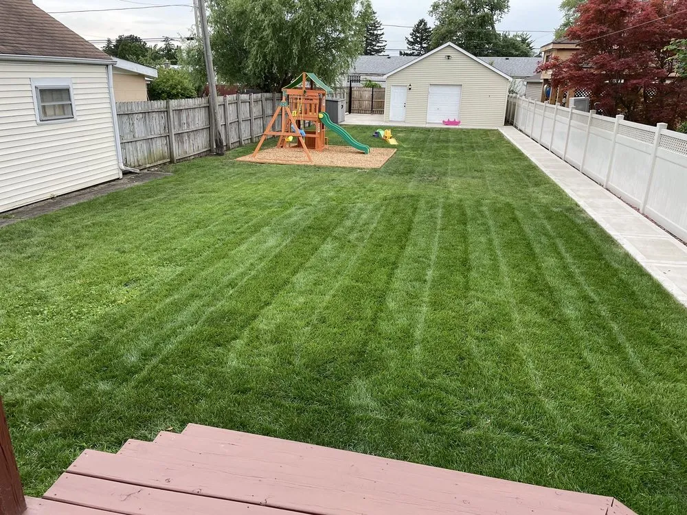 Reliable landscape installation with custom design across Chicago, IL - Felipe’s Lawn Care & Snow Removal Services