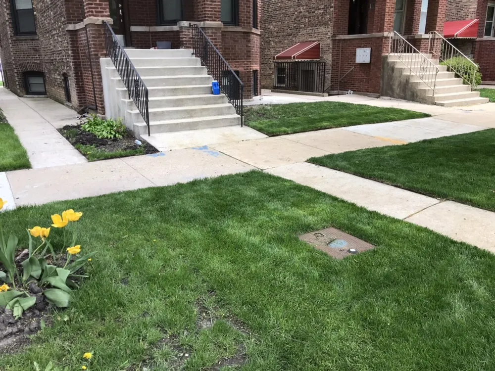 Trusted landscaping services in Chicago, IL by Felipe’s Lawn Care & Snow Removal Services