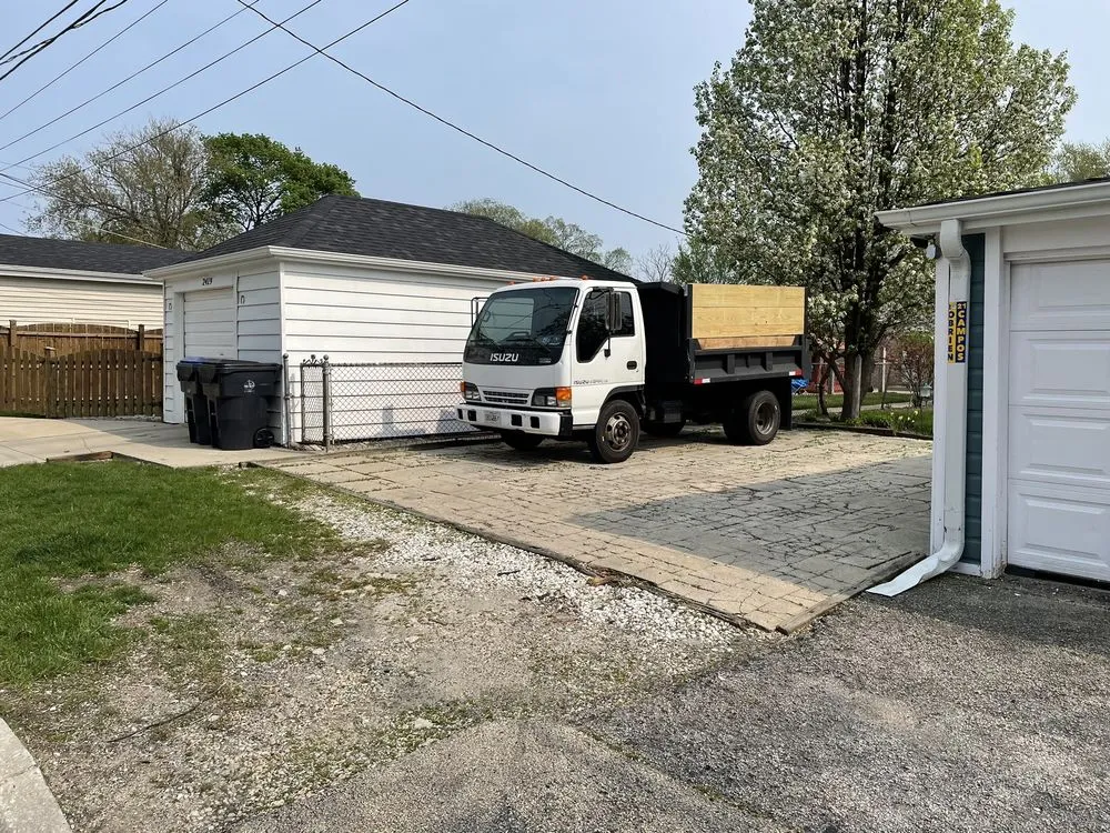 Custom yard cleanup service in Chicago, IL by Felipe’s Lawn Care & Snow Removal Services