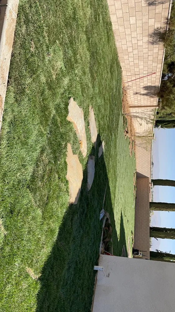 Expert garden landscaping in Bakersfield, CA - Felipe’s Lawn Service