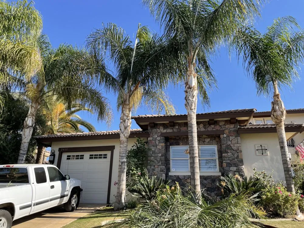 Custom garden landscaping in Bakersfield, CA - Felipe’s Lawn Service