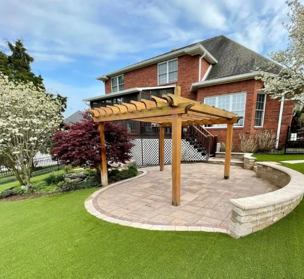 Top-rated landscaping services for residential properties in Lenoir City, TN by Felix General Construction