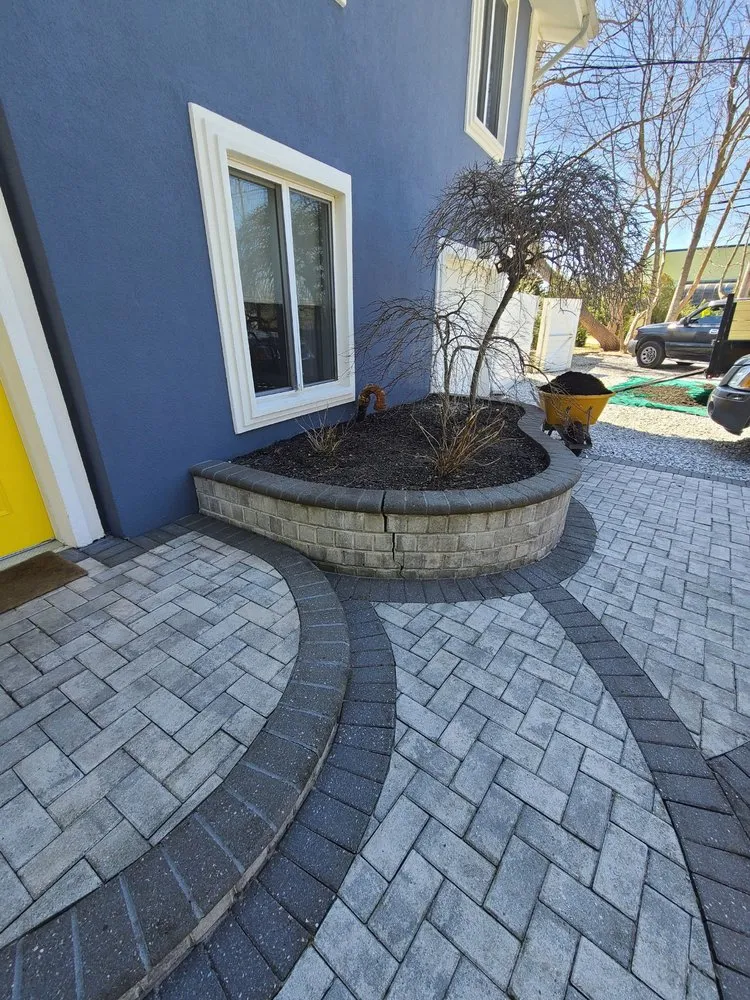 Reliable landscaping services in Hampton Bays, NY by Felix Guevara Landscaping