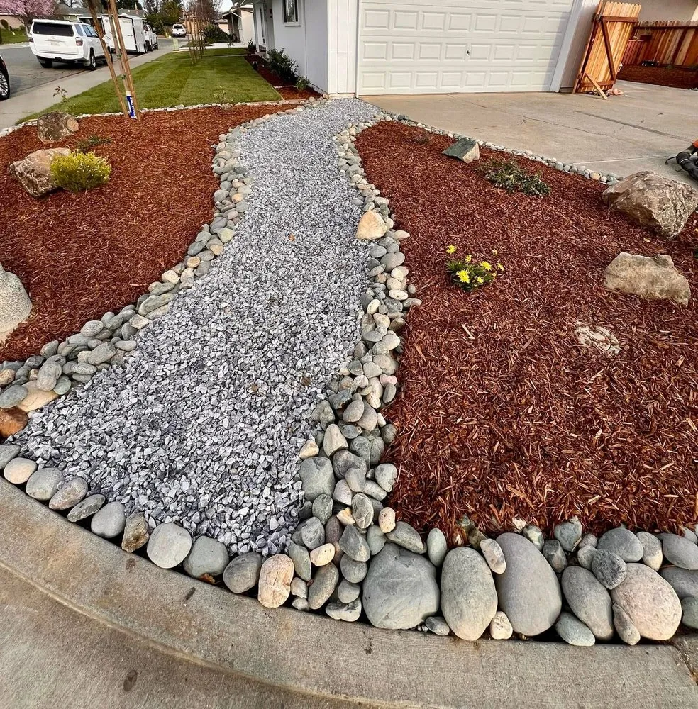 Local outdoor landscaping with custom design across Oakland, CA - Felix landscape fencing