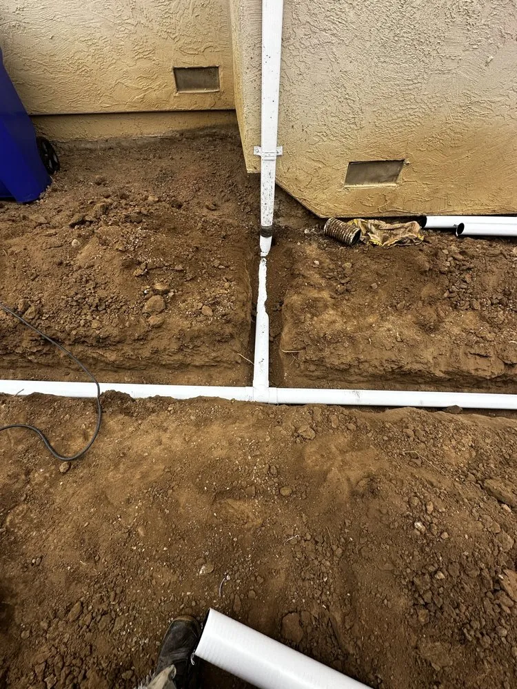 Local lawn care service in Oakland, CA by Felix landscape fencing